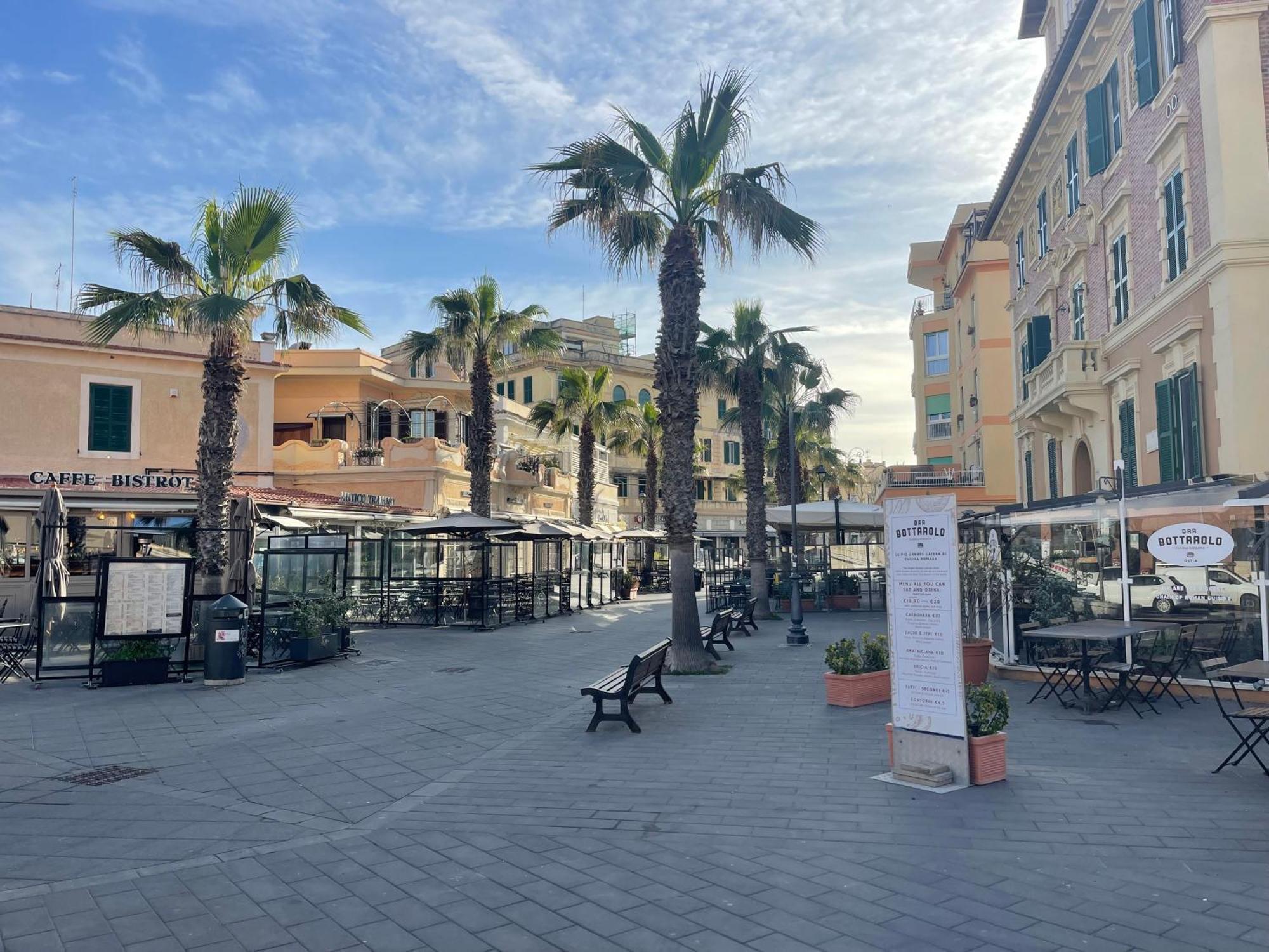 La Tua Casa Nel Centro Di Ostia Villa Exterior foto